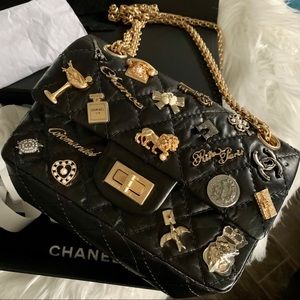 Chanel Lucky Charms 2.55 Reissue 224 Flap Bag Aged Calfskin Black Aged gold HW
